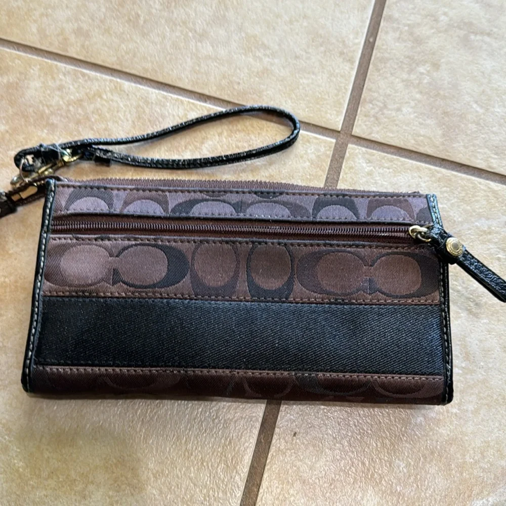 Coach wallet/ satchel - Picture 2 of 4